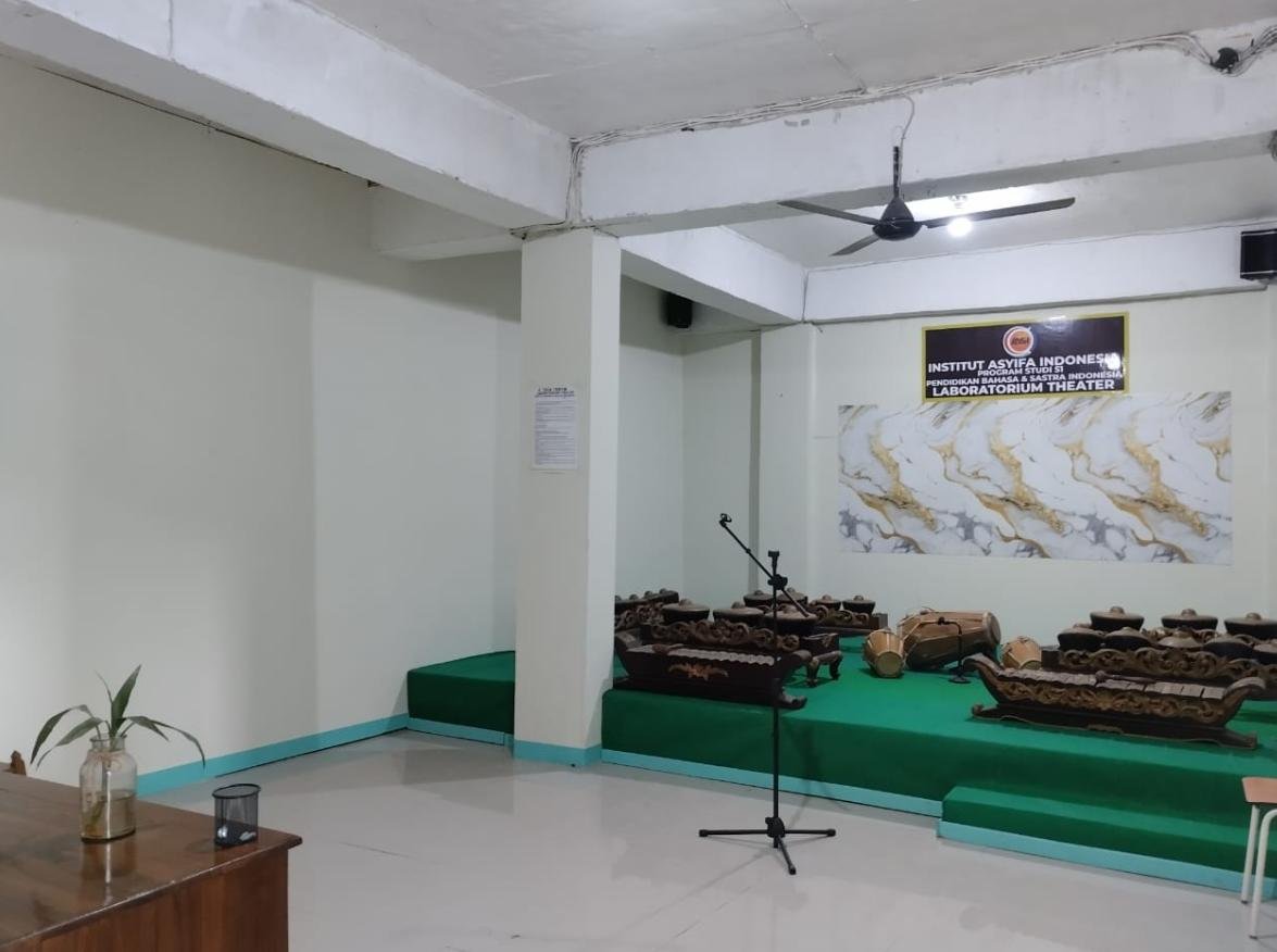Laboratorium Theater & Seni